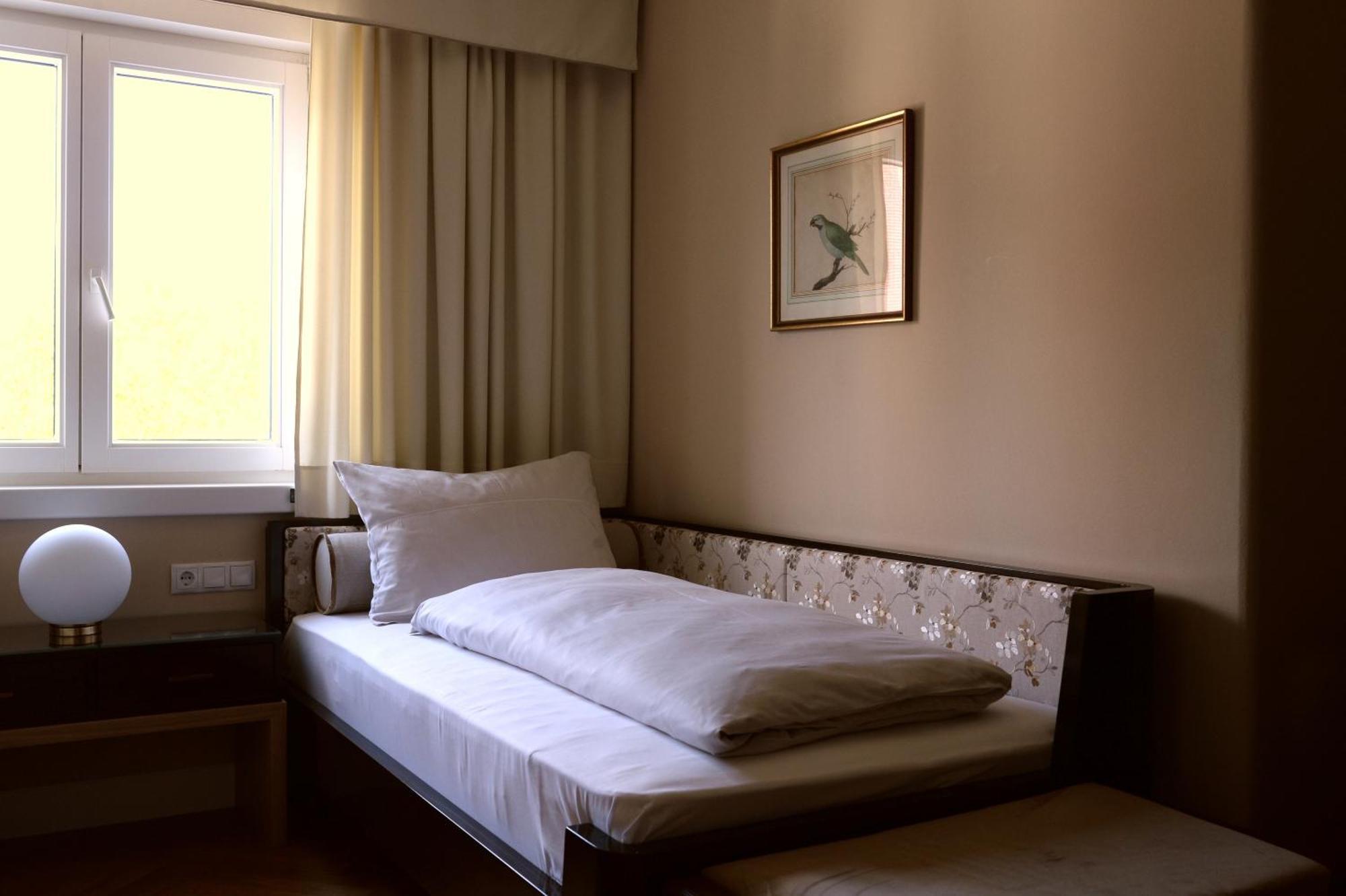 Villa Bavaria Merano Bagian luar foto